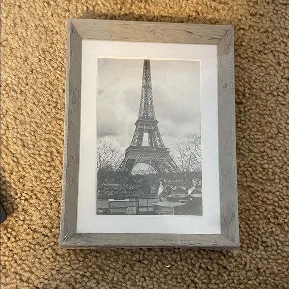 Light Gray Picture Frame Set - Picture 3 of 5